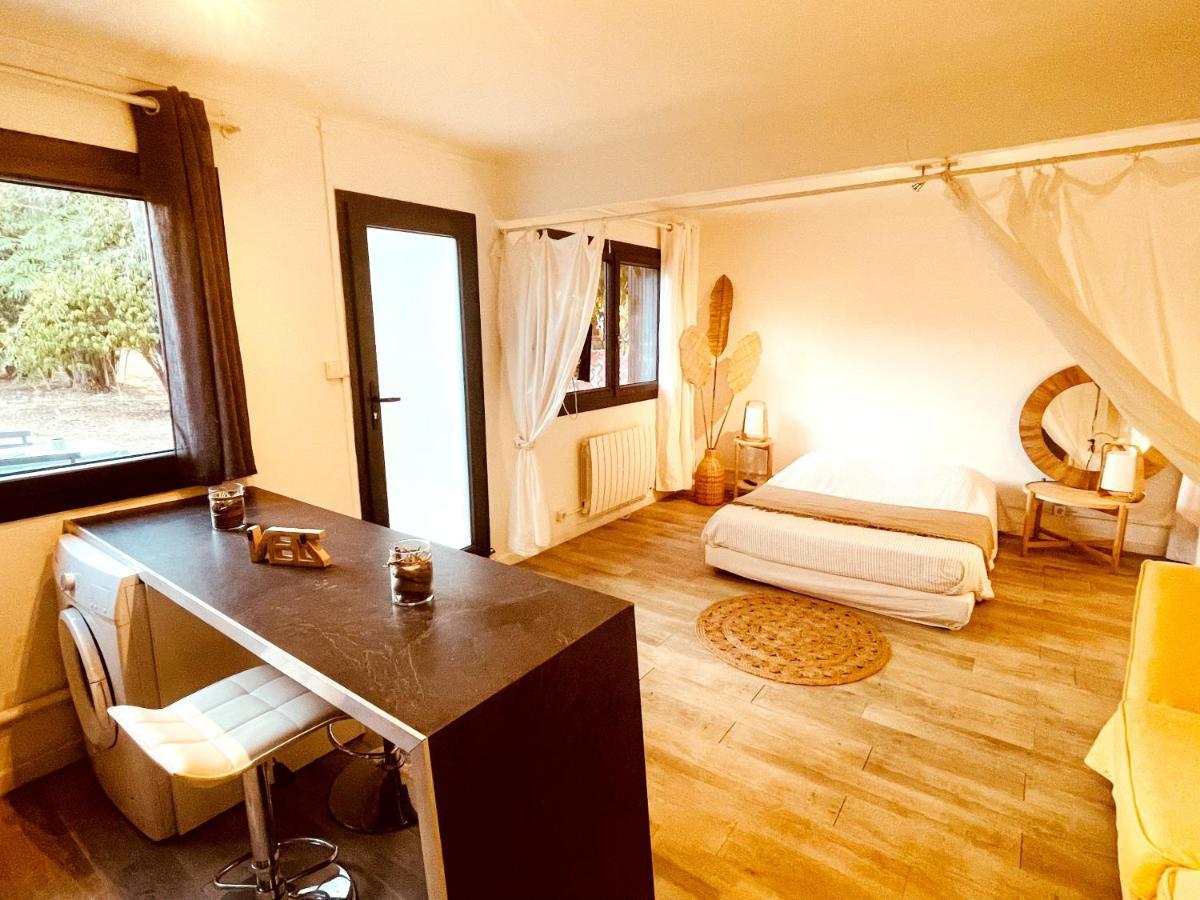 Superbe Appartement Boheme Dans Les Vignes Nîmes Esterno foto