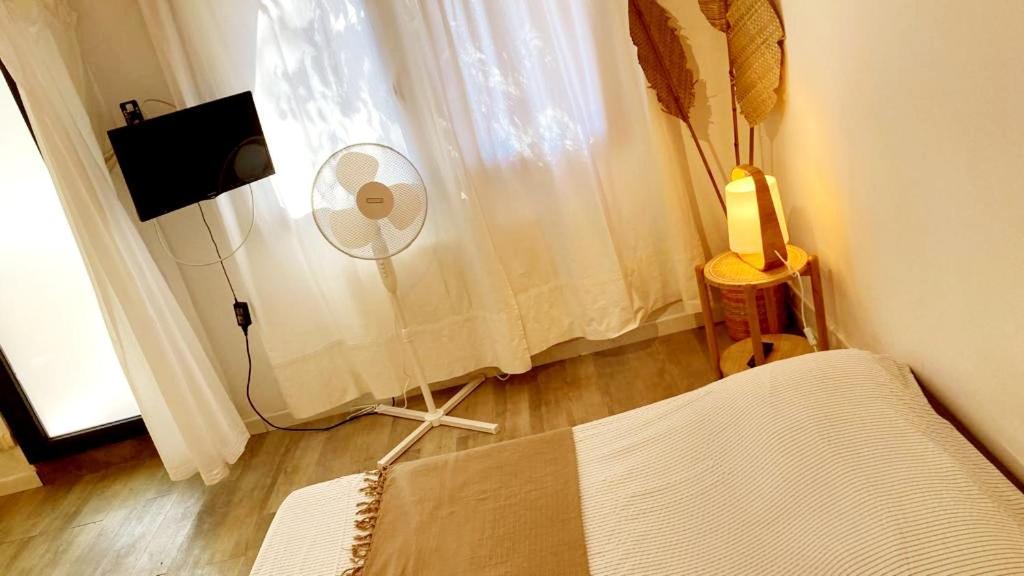 Superbe Appartement Boheme Dans Les Vignes Nîmes Esterno foto