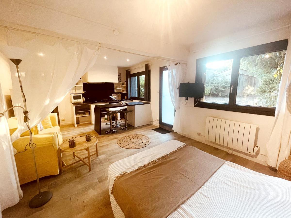 Superbe Appartement Boheme Dans Les Vignes Nîmes Esterno foto
