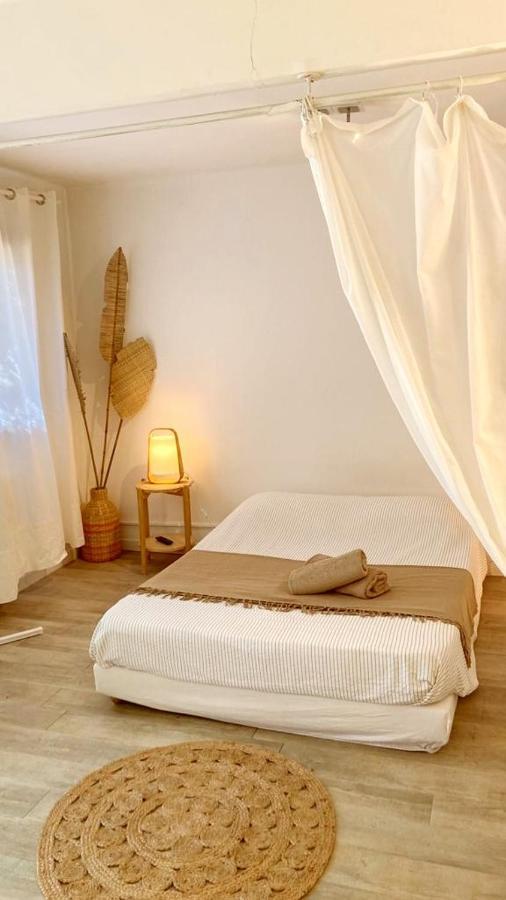Superbe Appartement Boheme Dans Les Vignes Nîmes Esterno foto