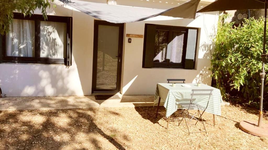 Superbe Appartement Boheme Dans Les Vignes Nîmes Esterno foto